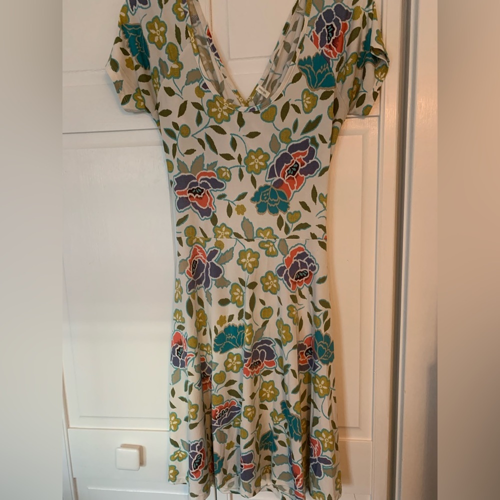 ModCloth Graphic Floral Cut-out Back Dress
